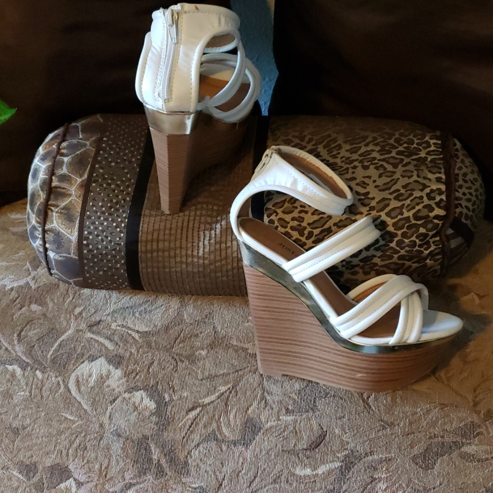 Shoes - Picture 2 of 2